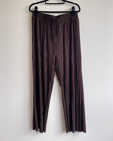 Decjuba Stacey Plisse pants