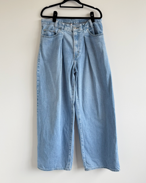Levi's Pleated Baggy Dad jeans