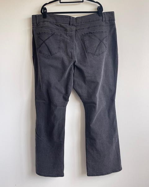 NEW Sara stretch bootleg jeans