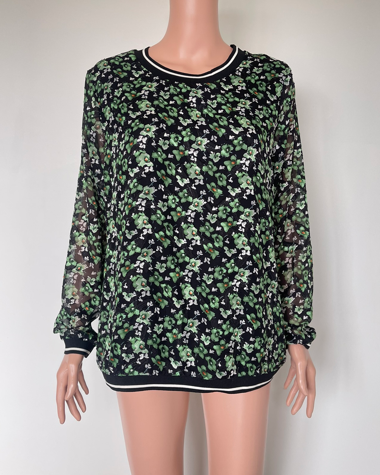 Oh3 floral top