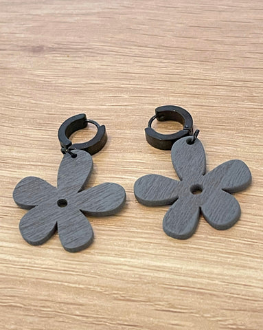 Dark grey large daisy earrings