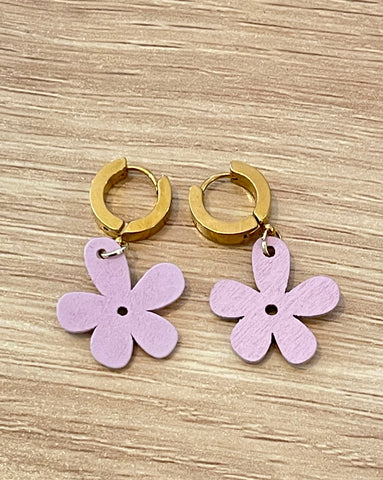 Dusty pink daisy earrings