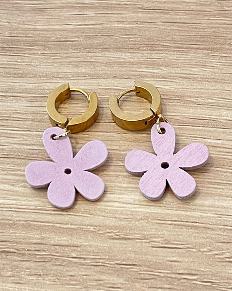 Dusty pink daisy earrings